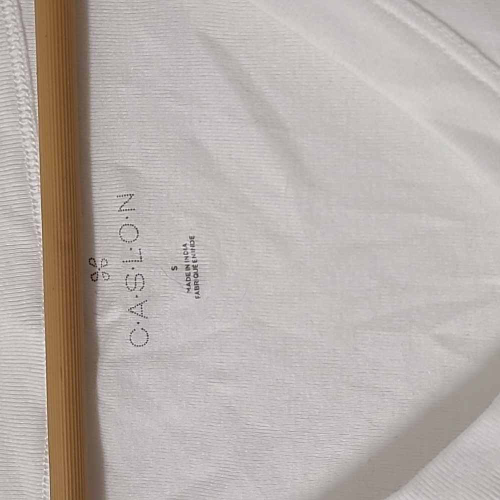 NWT Caslon V-Neck Tank - Picture 5 of 8
